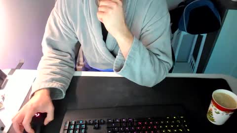 Snapshot of ziemlichflutschig chatting on January 5, 2025, 2:06 am ziemlichflutschig online show from January 5, 2025, 2:06 am