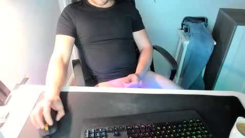 Snapshot of ziemlichflutschig chatting on January 8, 2025, 6:31 am ziemlichflutschig online show from January 8, 2025, 6:31 am