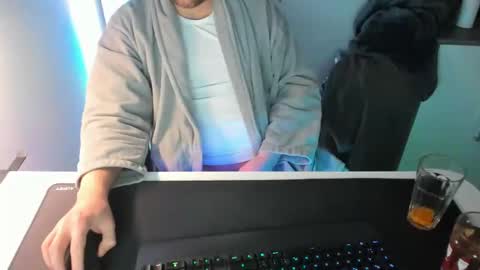 Snapshot of ziemlichflutschig chatting on January 22, 2025, 2:48 am ziemlichflutschig online show from January 22, 2025, 2:48 am