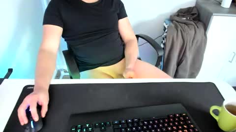 Snapshot of ziemlichflutschig chatting on January 26, 2025, 2:08 pm ziemlichflutschig online show from January 26, 2025, 2:08 pm