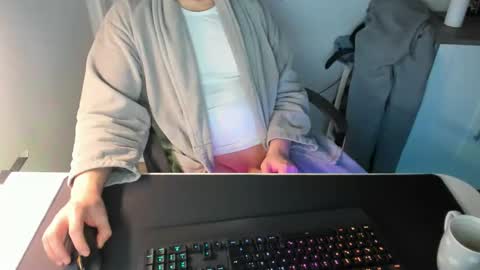 Snapshot of ziemlichflutschig chatting on February 4, 2025, 4:37 am ziemlichflutschig online show from February 4, 2025, 4:37 am