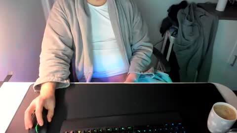 Snapshot of ziemlichflutschig chatting on February 5, 2025, 6:56 am ziemlichflutschig online show from February 5, 2025, 6:56 am