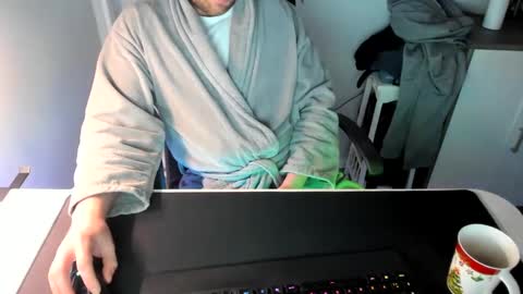 Snapshot of ziemlichflutschig chatting on February 7, 2025, 6:35 am ziemlichflutschig online show from February 7, 2025, 6:35 am