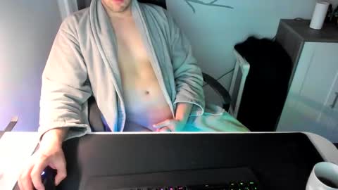 Snapshot of ziemlichflutschig chatting on February 10, 2025, 4:19 am ziemlichflutschig online show from February 10, 2025, 4:19 am