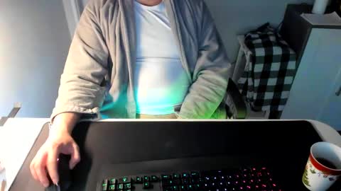 Snapshot of ziemlichflutschig chatting on February 19, 2025, 10:31 pm ziemlichflutschig online show from February 19, 2025, 10:31 pm