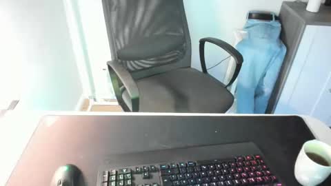 Snapshot of ziemlichflutschig chatting on February 28, 2025, 5:04 am ziemlichflutschig online show from February 28, 2025, 5:04 am