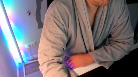 Snapshot of ziemlichflutschig chatting on October 6, 2025, 4:43 am ziemlichflutschig online show from October 6, 2025, 4:43 am