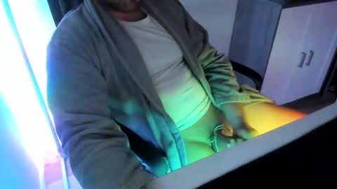 Snapshot of ziemlichflutschig chatting on December 17, 2025, 10:05 pm ziemlichflutschig online show from December 17, 2025, 10:05 pm