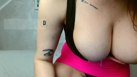 Snapshot of zilcandyilgirlii chatting on January 23, 2025, 2:02 am Carolina online show from January 23, 2025, 2:02 am