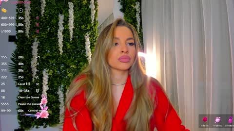 Snapshot of zinasquirts chatting on January 31, 2025, 6:24 am Galli online show from January 31, 2025, 6:24 am