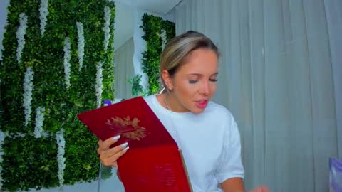 Snapshot of zinasquirts chatting on October 3, 2025, 2:25 pm Galli online show from October 3, 2025, 2:25 pm