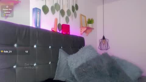 zoe__baker online show from June 5, 2026, 9:09 pm