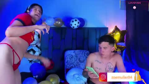 zoe_axel1 online show from July 2, 2026, 7:31 pm