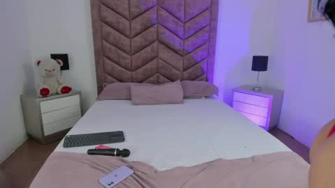 Snapshot of zoe_banx chatting on March 28, 2026, 8:25 am Zoe Banx online show from March 28, 2026, 8:25 am