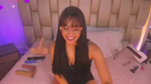 Snapshot of zoe_barlove chatting on June 18, 2026, 4:02 am Your new obsession online show from June 18, 2026, 4:02 am