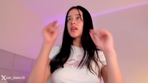 Snapshot of zoe_blake18 chatting on December 4, 2024, 2:48 pm Zoe online show from December 4, 2024, 2:48 pm