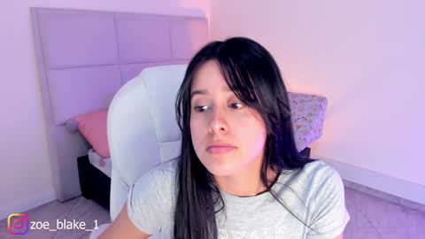 Snapshot of zoe_blake18 chatting on December 30, 2024, 7:42 pm Zoe online show from December 30, 2024, 7:42 pm