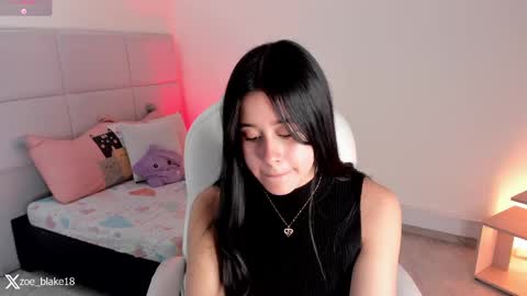 Snapshot of zoe_blake18 chatting on March 12, 2025, 4:35 pm Zoe online show from March 12, 2025, 4:35 pm