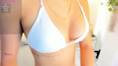 Snapshot of zoe_blunt_one chatting on May 6, 2026, 12:10 pm zoe_blunt_one online show from May 6, 2026, 12:10 pm
