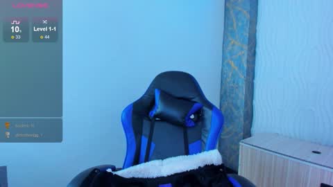 Snapshot of zoe_connor19 chatting on May 13, 2026, 10:06 pm Z O E online show from May 13, 2026, 10:06 pm