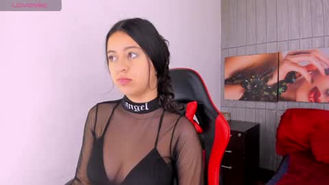Snapshot of zoe_connor19 chatting on May 17, 2026, 2:02 pm Z O E online show from May 17, 2026, 2:02 pm