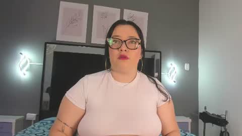 Snapshot of zoe_curvyy chatting on July 17, 2026, 12:34 pm zoe_curvyy online show from July 17, 2026, 12:34 pm