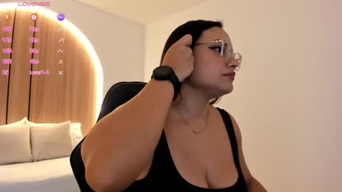 Snapshot of zoe_danae_ chatting on October 22, 2025, 12:38 pm Zoe online show from October 22, 2025, 12:38 pm