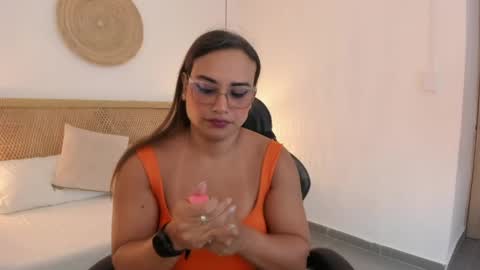 Snapshot of zoe_danae_ chatting on June 2, 2026, 12:29 pm Zoe online show from June 2, 2026, 12:29 pm