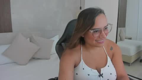 Snapshot of zoe_danae_ chatting on June 3, 2026, 2:33 pm Zoe online show from June 3, 2026, 2:33 pm