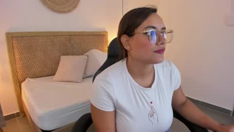 Snapshot of zoe_danae_ chatting on June 10, 2026, 4:17 pm Zoe online show from June 10, 2026, 4:17 pm