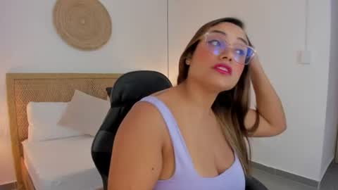 Zoe  online show from July 15, 2026, 12:21 pm
