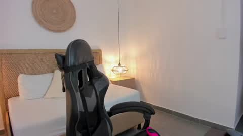 Zoe  online show from July 28, 2026, 2:24 pm