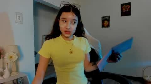 zoe_dear online show from April 29, 2026, 10:27 pm