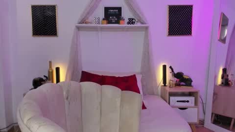 Snapshot of zoe_gruber chatting on October 11, 2025, 9:13 pm Zoe Gruber online show from October 11, 2025, 9:13 pm