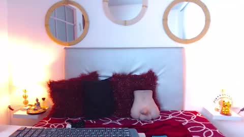 zoe_hecate online show from March 6, 2026, 2:46 pm