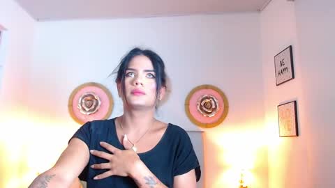 Snapshot of zoe_hecate chatting on May 5, 2026, 9:39 am zoe_hecate online show from May 5, 2026, 9:39 am