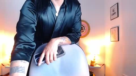 Snapshot of zoe_hecate chatting on May 16, 2026, 12:51 am zoe_hecate online show from May 16, 2026, 12:51 am