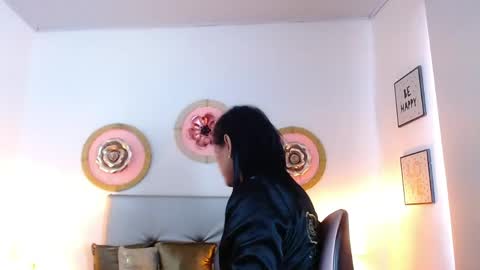 Snapshot of zoe_hecate chatting on May 23, 2026, 1:04 pm zoe_hecate online show from May 23, 2026, 1:04 pm