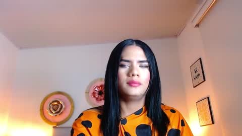 Snapshot of zoe_hecate chatting on July 6, 2026, 10:34 am zoe_hecate online show from July 6, 2026, 10:34 am