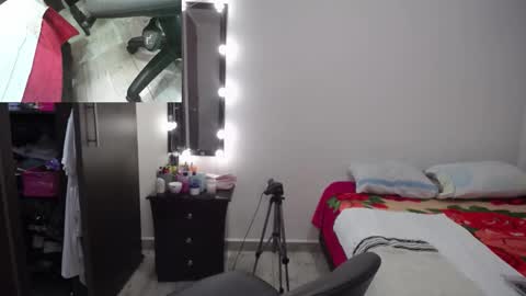 Snapshot of zoe_hotxxx chatting on September 22, 2025, 12:23 am zoe hotxxx online show from September 22, 2025, 12:23 am