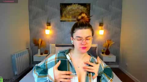 Zoe online show from March 18, 2026, 2:15 am