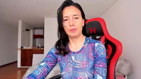 Snapshot of zoe_jeane_beker chatting on December 17, 2025, 7:31 pm ZOE online show from December 17, 2025, 7:31 pm