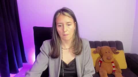 Snapshot of zoe_jeane_beker chatting on February 3, 2026, 9:42 pm ZOE online show from February 3, 2026, 9:42 pm