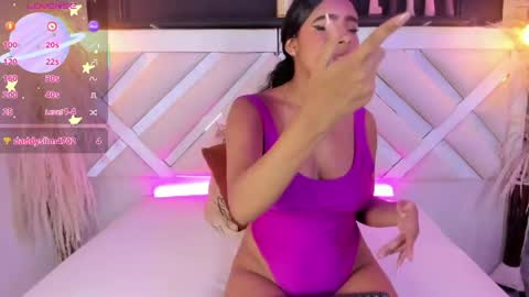 Zoey  online show from June 5, 2026, 10:15 pm