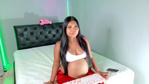 Snapshot of zoe_moon19 chatting on June 25, 2026, 6:29 am pocahontas online show from June 25, 2026, 6:29 am