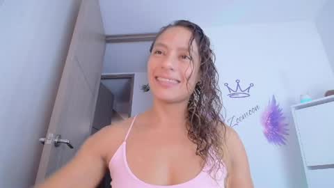 Snapshot of zoe_moon85 chatting on May 5, 2026, 10:40 pm zoe online show from May 5, 2026, 10:40 pm