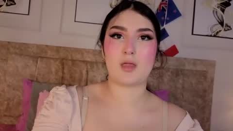Snapshot of zoe_moon__ chatting on June 20, 2026, 12:19 pm zoe_moon__ online show from June 20, 2026, 12:19 pm