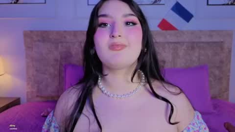 Snapshot of zoe_moon__ chatting on July 5, 2026, 2:35 pm zoe_moon__ online show from July 5, 2026, 2:35 pm