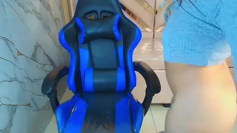 Snapshot of zoe_r_ chatting on November 25, 2025, 3:50 am Zoe online show from November 25, 2025, 3:50 am