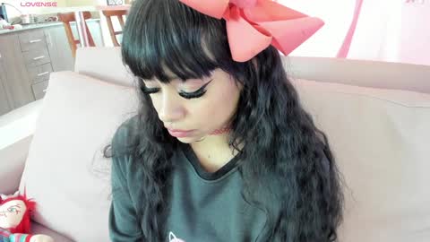 zoe_sullivan_ online show from January 17, 2025, 12:31 pm